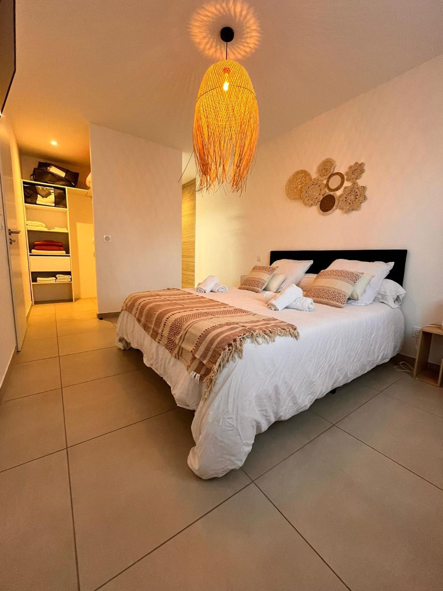 Villa L'Eden Des Aspres Thuir Habitación foto